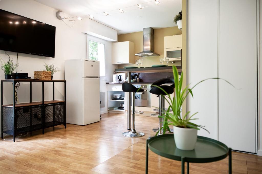 Saint-Gregoire Apartment | Chic Appartement avec Terrasse, Parking Privatif