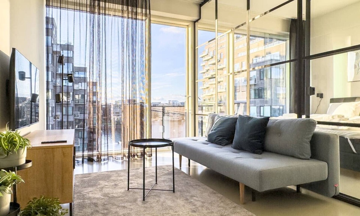 Amager Apartment | Chic Atelier with Breathtaking Waterfront