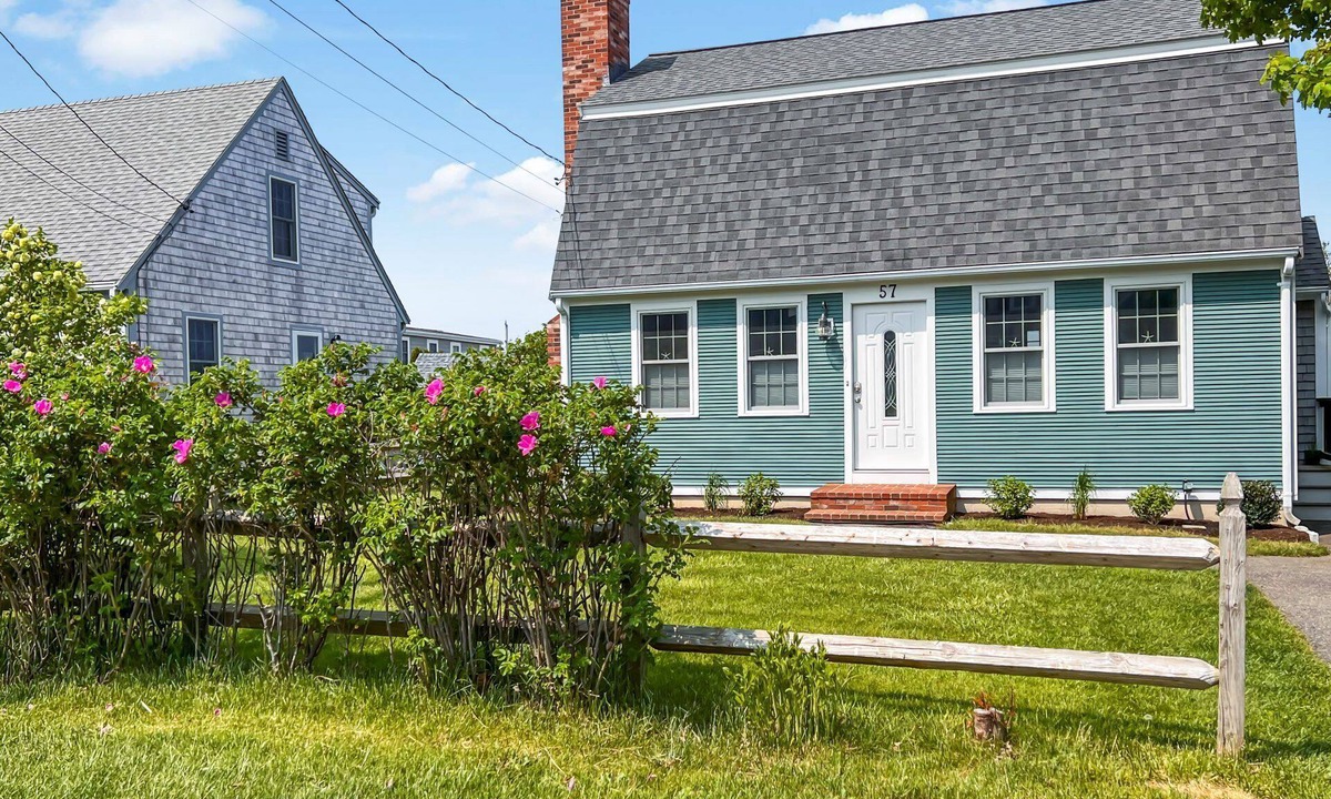 Sandwich House | Chic Cape Cod Home Near Beach & Bike Path