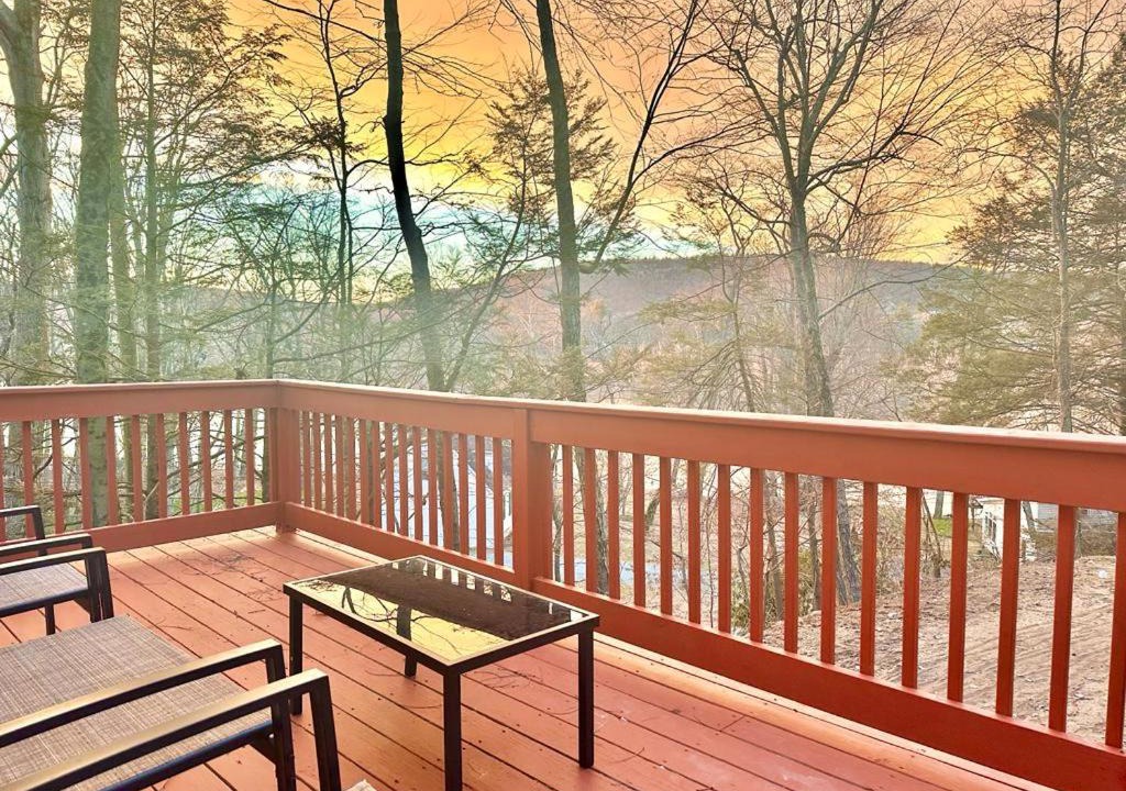 Montague Ski Chalet | Chic Chalet River Views & Access