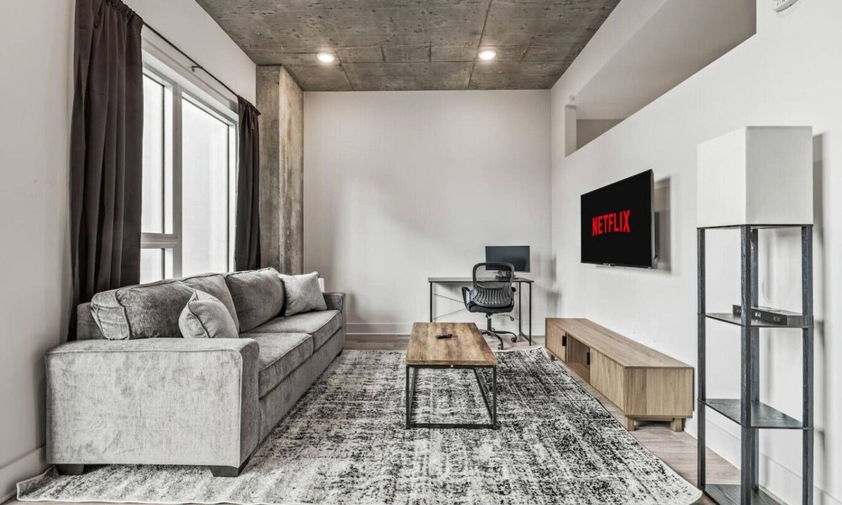 Channel District Apartment | Chic Channelside Getaway in DT