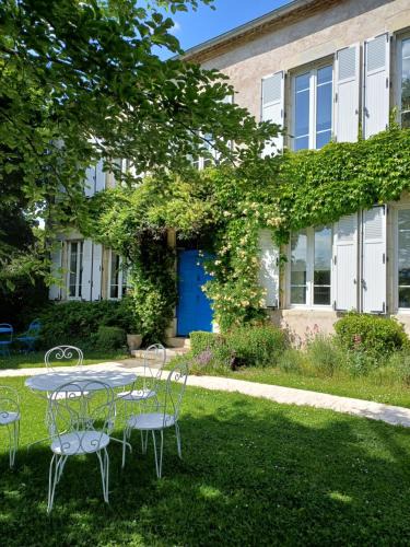 Saint-Genes-du-Retz Bed & Breakfast | Chic & charme au Presbytère