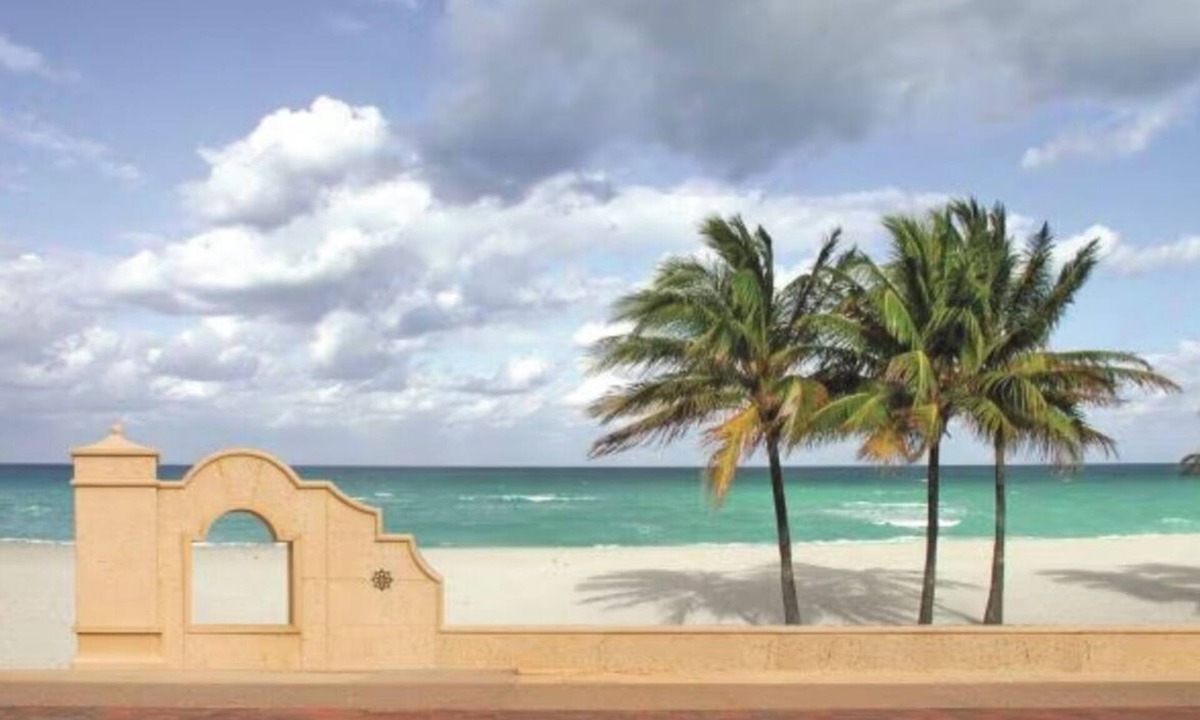 Hollywood Lakes Apartment | Chic, Charming and Central Stay