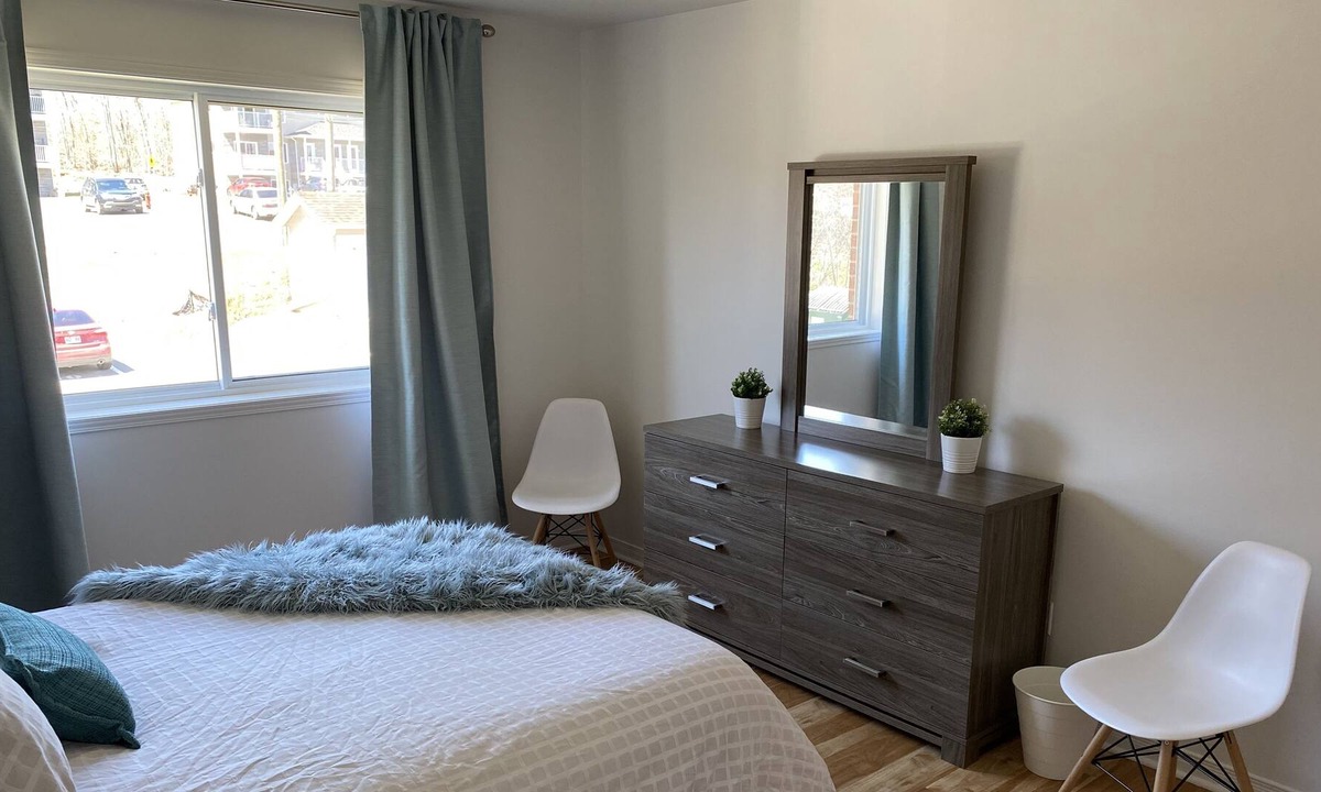 Magog Apartment | Chic & Confo