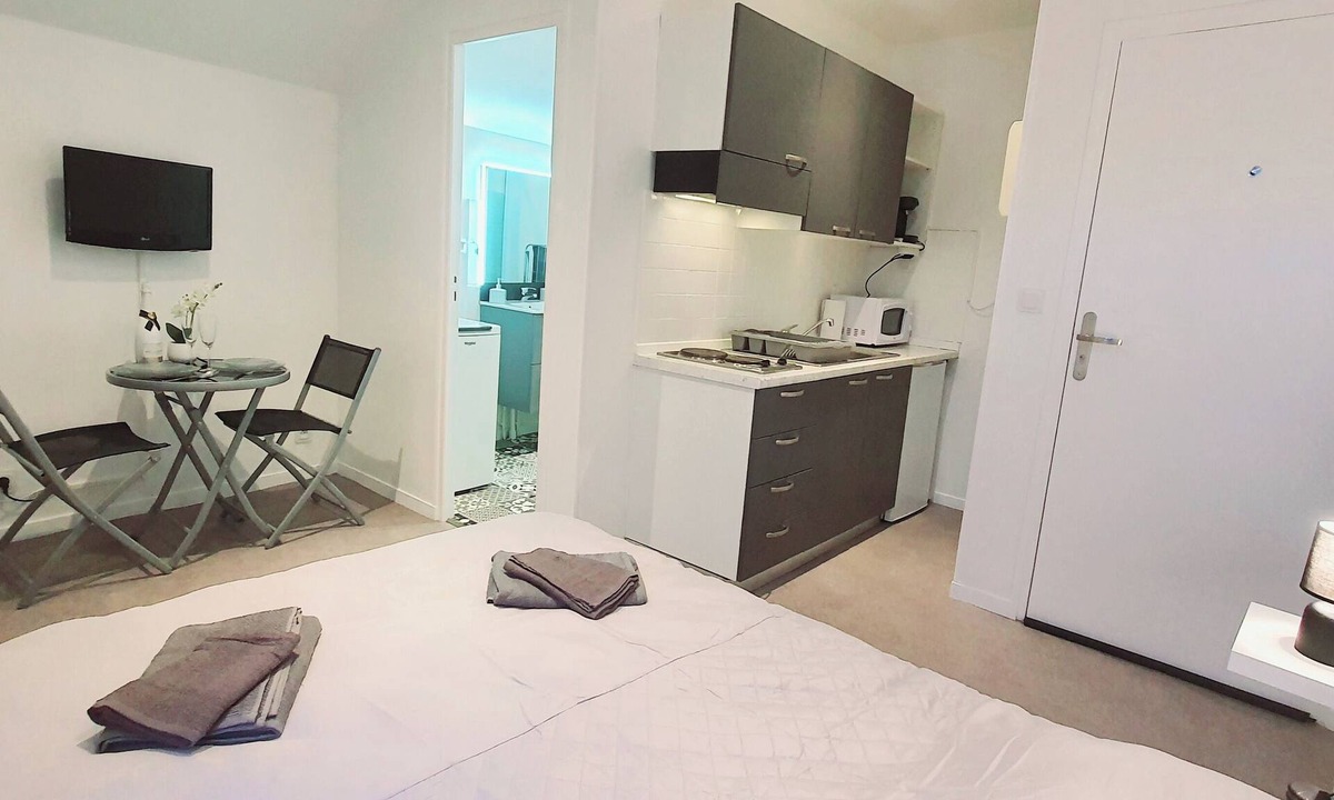 Vierzon Apartment | *_* Chic & Contemporary *_*