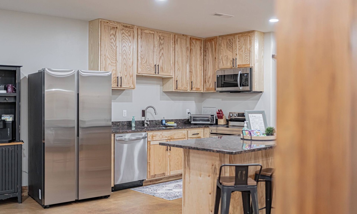 Moreland Apartment | Chic Country Basement