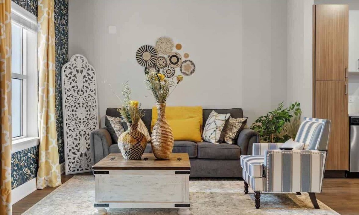Eighth Avenue Apartment | Chic Country Getaway | Walk to Broadway & Gulch