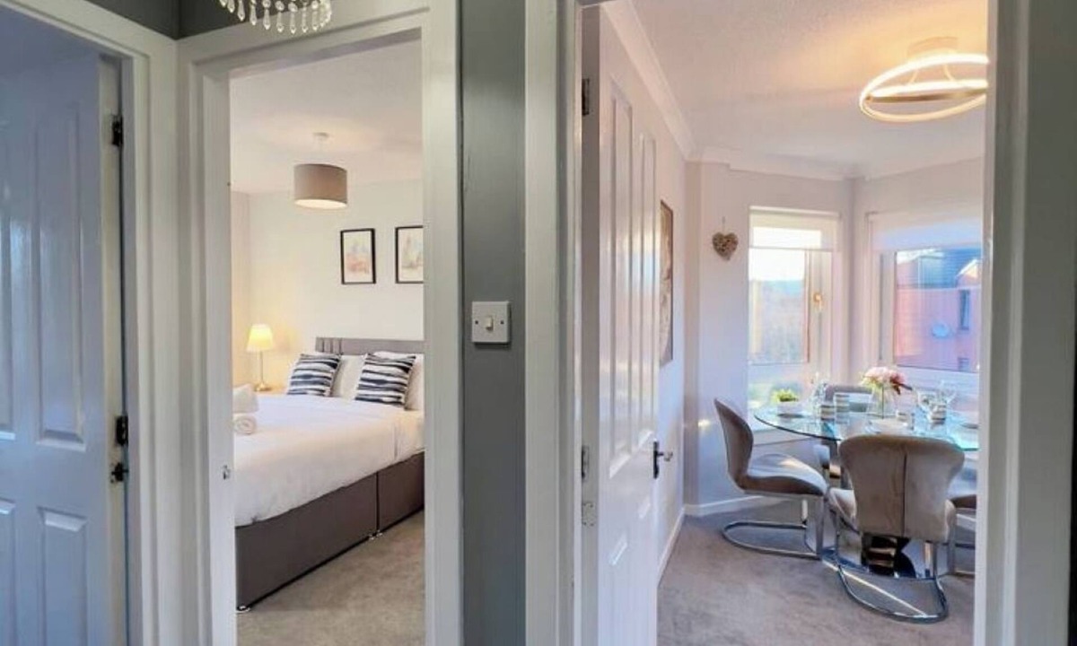 North Glasgow Apartment | Chic & Cozy 2-Bed Flat in Glasgow - Free Parking