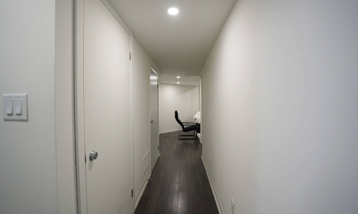 Brampton House | Chic & Cozy 2-Bedroom Townhouse with All Amenities