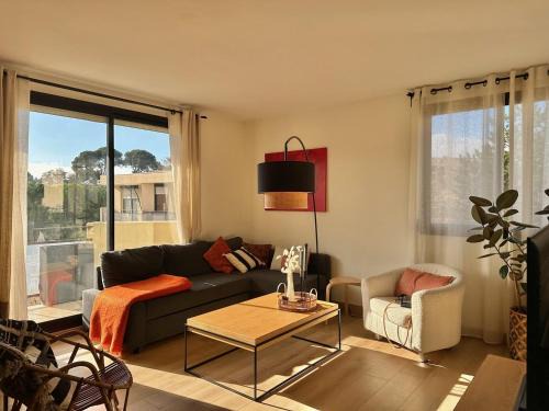 Boutonnet Apartment | Chic Design - Family-Friendly