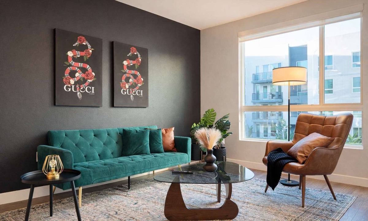 Lyon Street Apartment | Chic Disneyland Retreat | Pool, Gym & Fast WiFi
