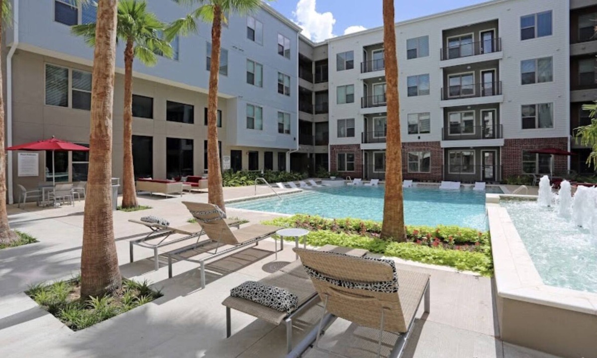 Memorial Apartment | Chic Double Master 2BR 2BA │ Houston with pool (Pet Friendly)