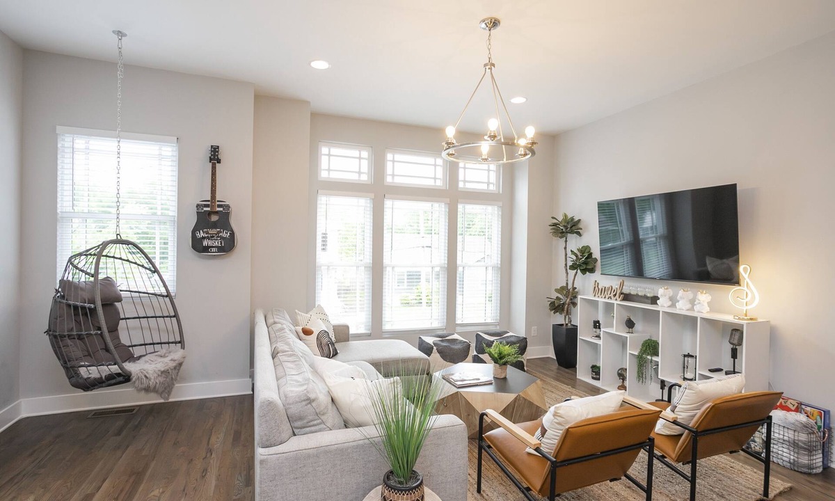 Hadley - Washington House | Chic Double Rooftop Home with Downtown Skyline Views