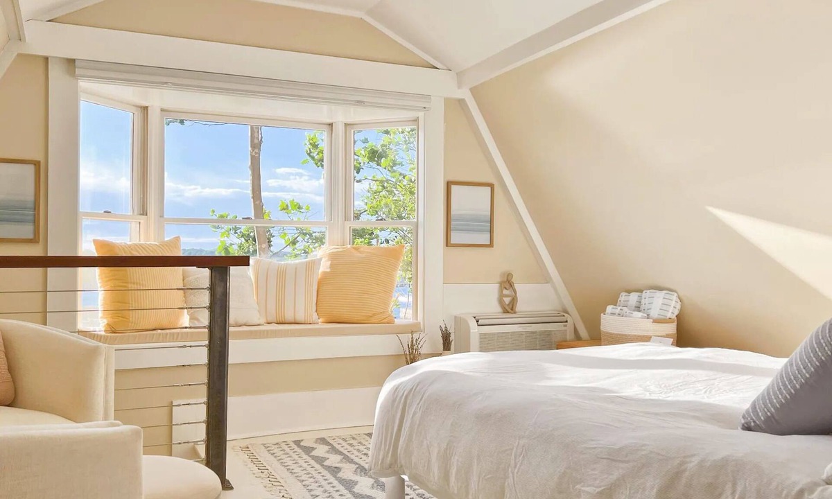 Rockport Condo | Chic Downtown Loft ☆ Private Parking ☆ Ocean View