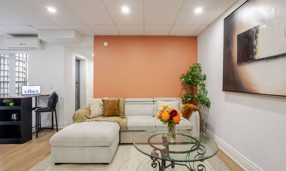 Downtown Montreal Apartment | Chic DT MTL Condo w/Rooftop, BBQ & Jacuzzi