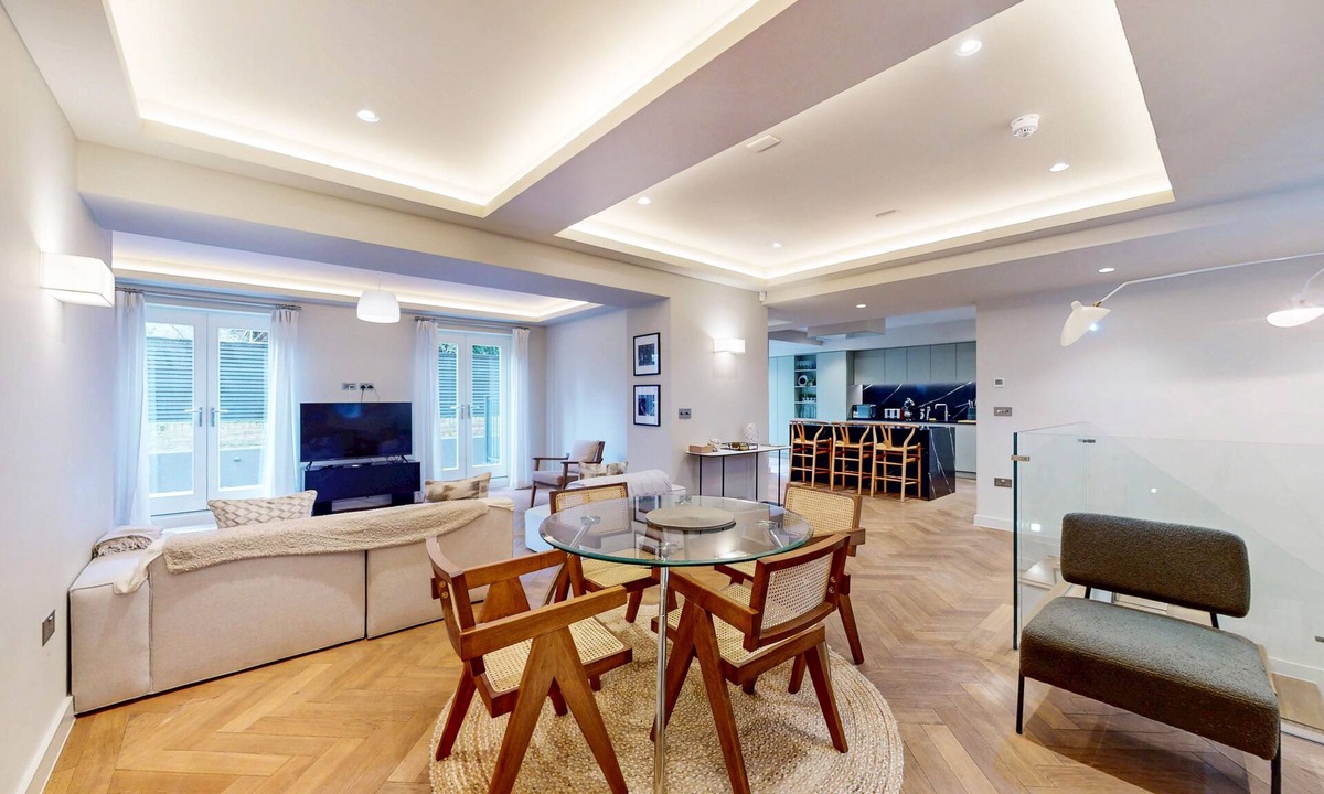 Munster Apartment | Chic & Elegant 4Bed APT-10Min Walk To River Thames