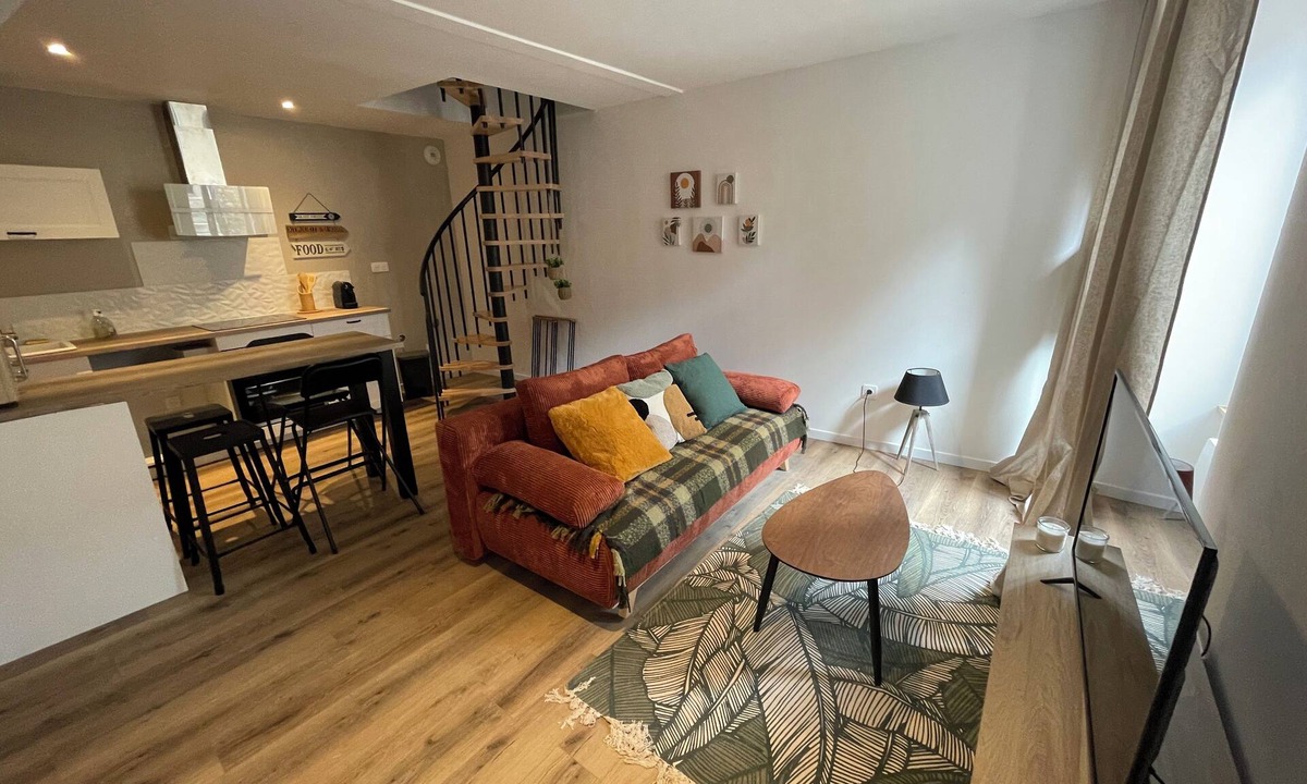 Chauvigny Apartment | Chic et Lumineux Dans le Bourg