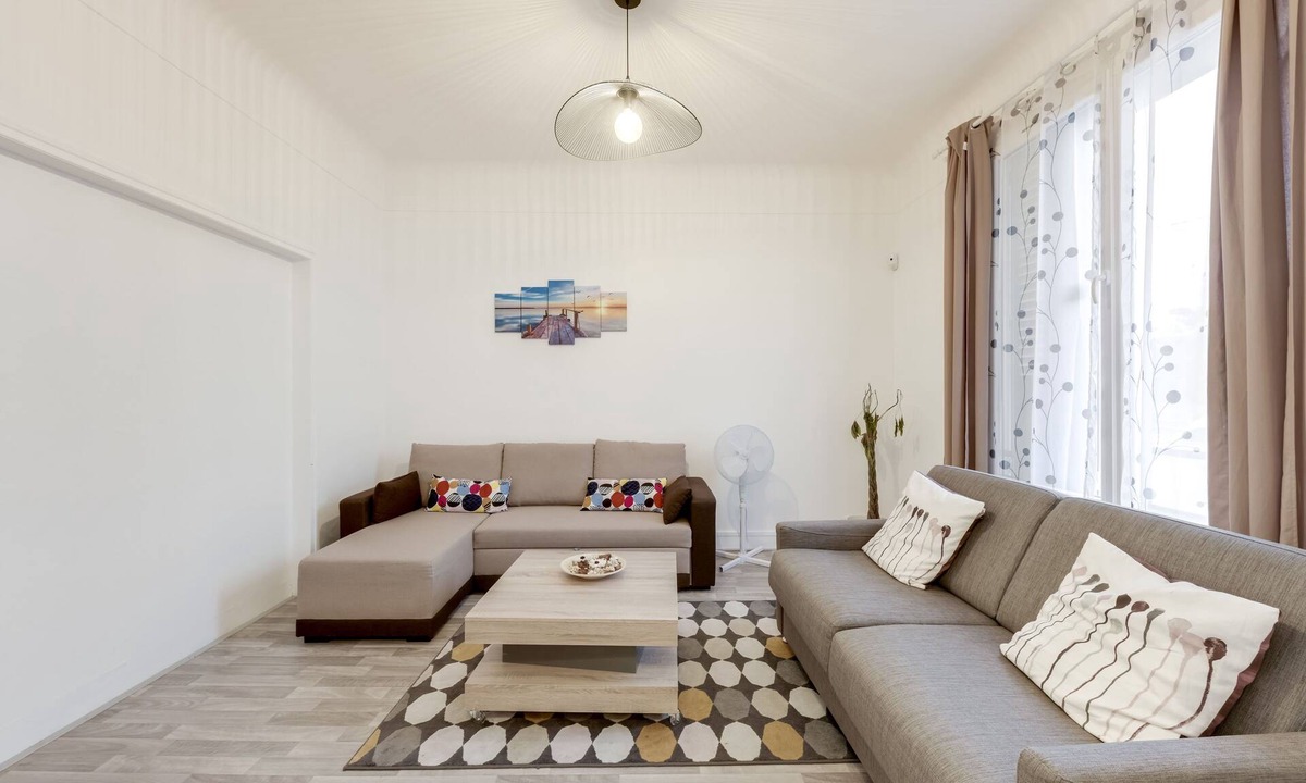 Aubervilliers Apartment | Chic F3 Paris Stade de France & La Villete, CDG - Metro 7