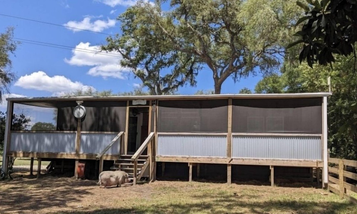 Putnam Hall Cottage | Chic Farm Glamping Exclusive Perks