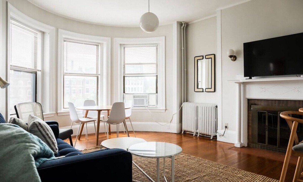 Fenway–Kenmore Apartment | Chic Fenway 1b Perfect Location!