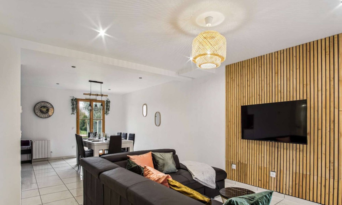 Meaux Other | Chic friendly and spacious house