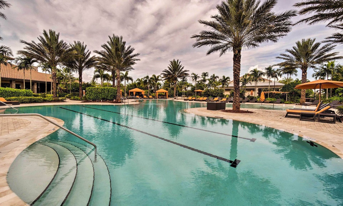 Braden River Villa | Chic Getaway in Bradenton w/Pool Access
