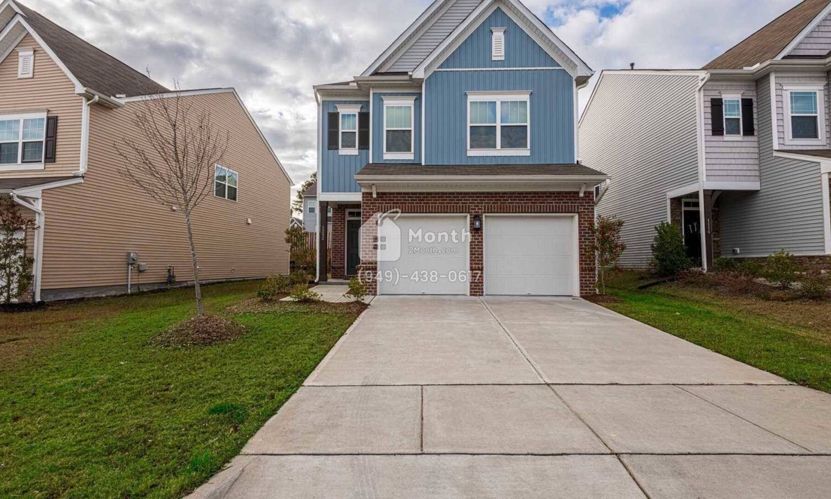 Durham House | Chic Home on Homecoming Way