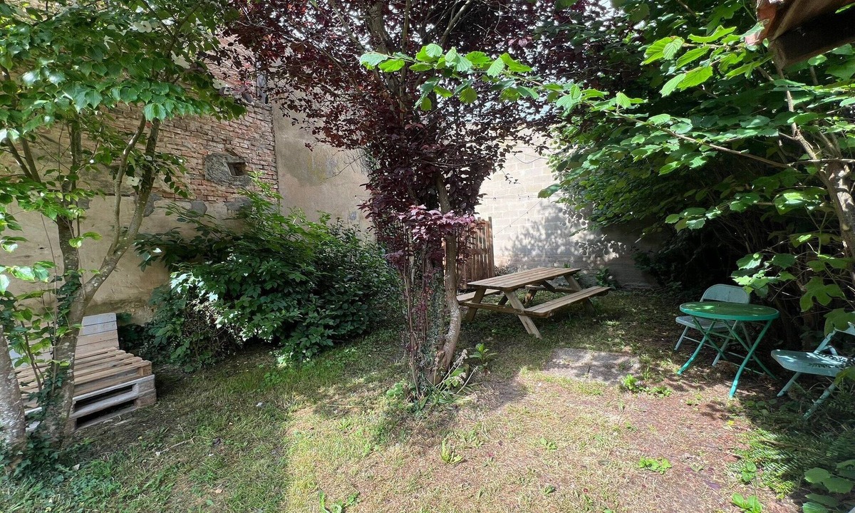 Liberation Apartment | Chic Home Stay with Kitchenette