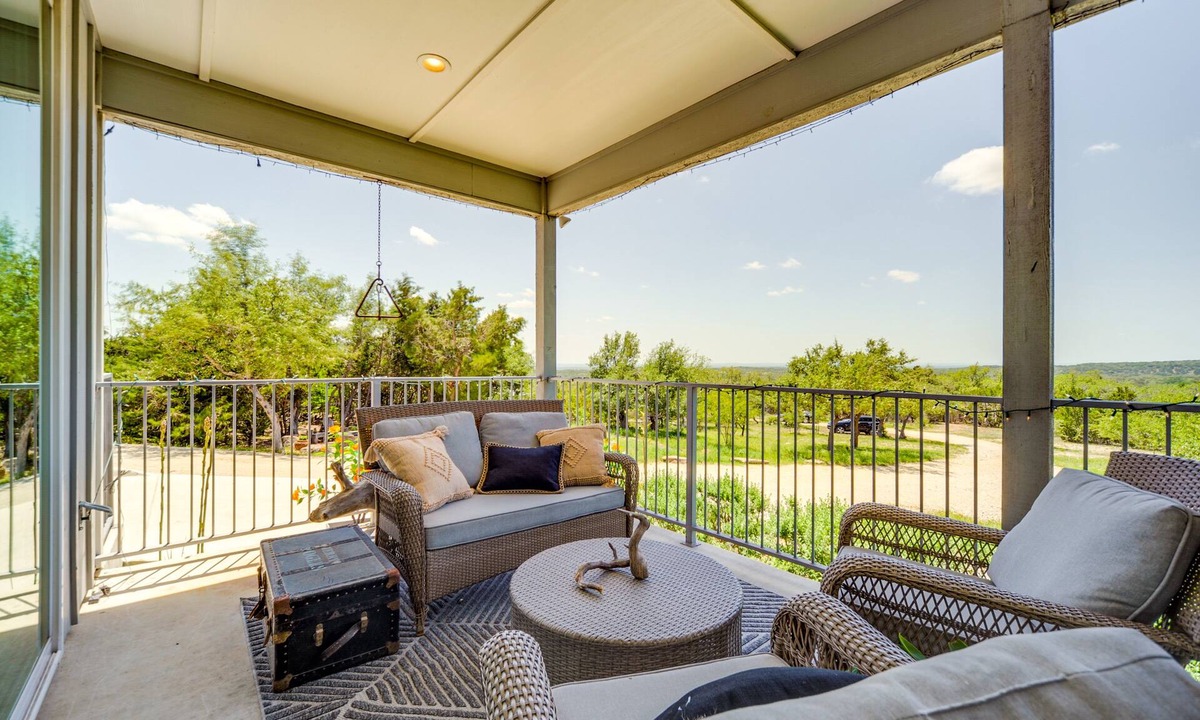 Spring Branch House | Chic House in Spring Branch w/Lush Outdoor Space!