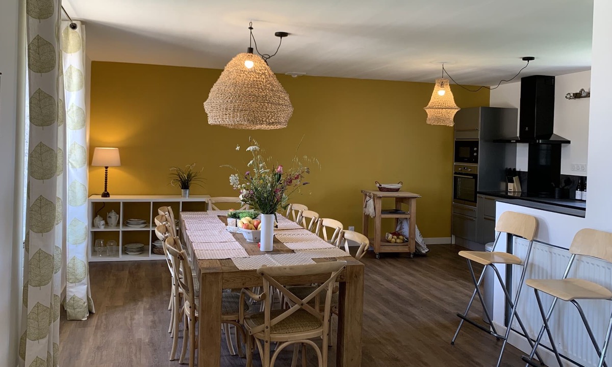 Rosey House | Chic house with swimming pool for family reunion or friends in southern Burgundy