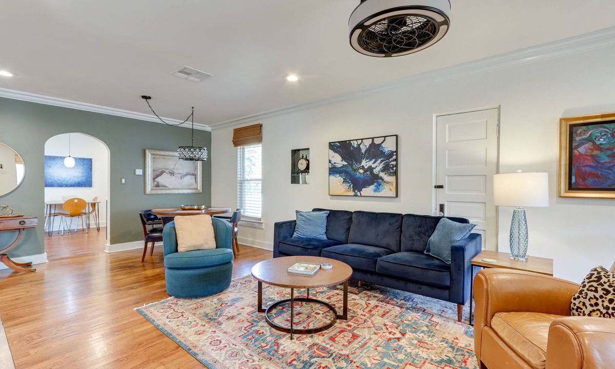 Joplin Cottage | Chic Joplin Cottage w/Patio < 3 Mi to Town!