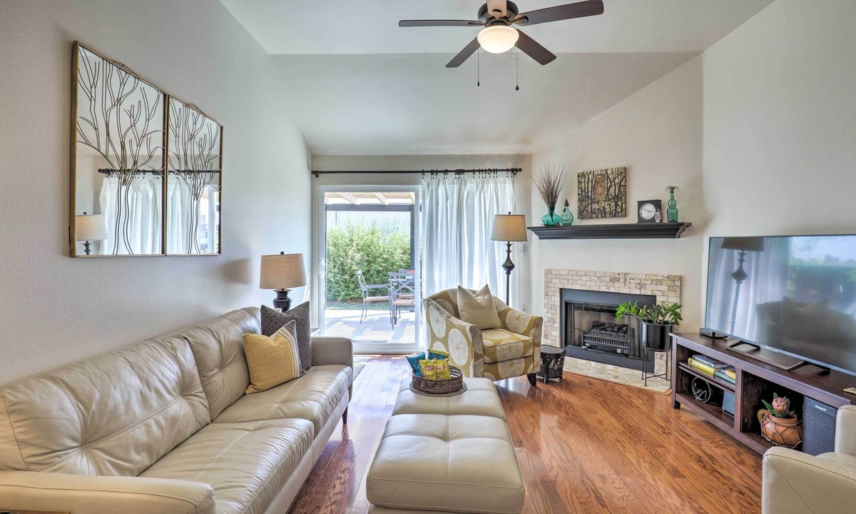 Kyle House | Chic Kyle Home w/ Patio - 20 Mi to Dtwn Austin!