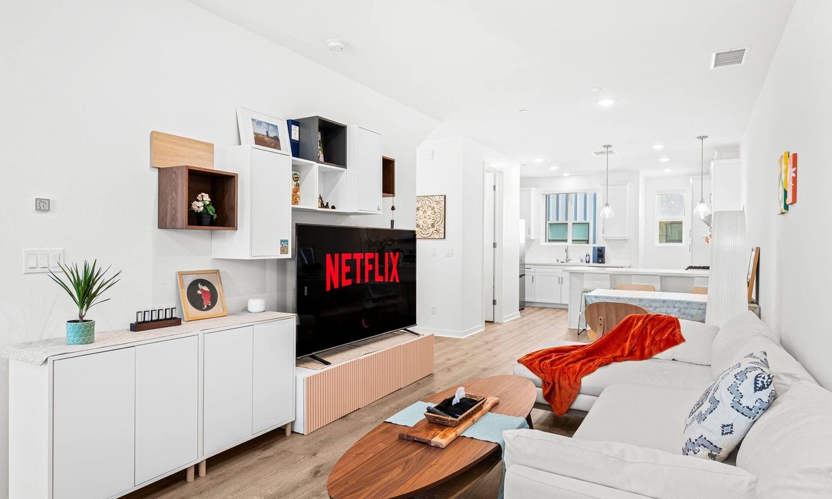 Guasti Condo | Chic Modern Retreat with Stunning Views