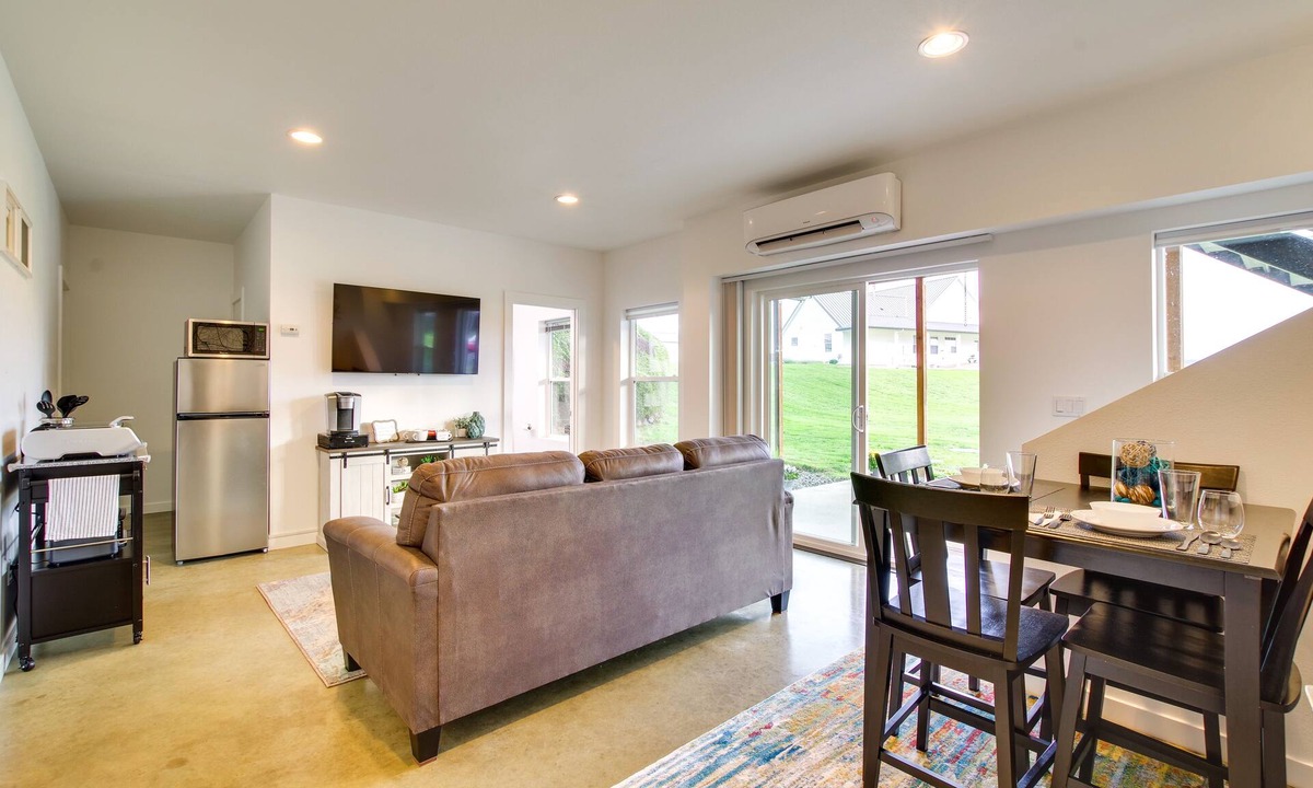 Everett House | Chic & Modern Snohomish Hideaway on a Working Farm