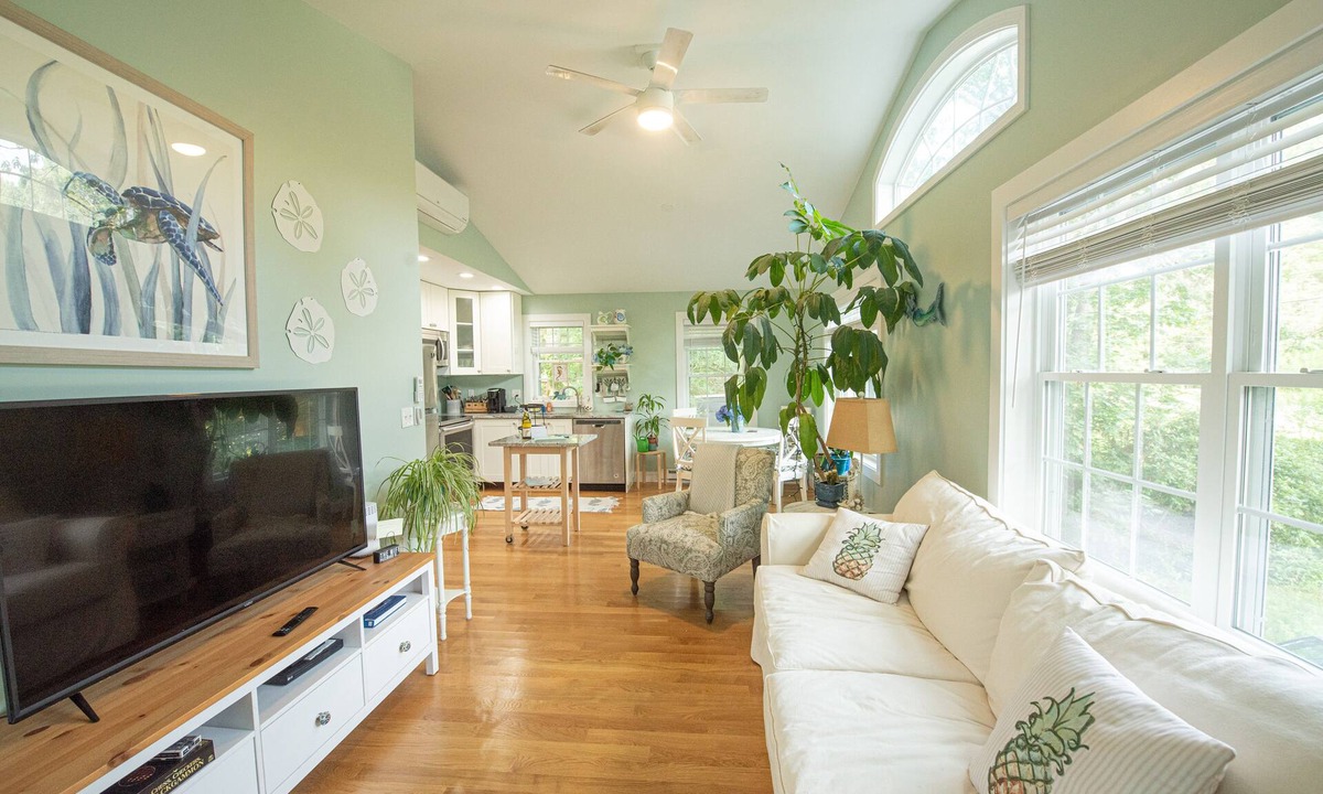 Saunderstown Cottage | Chic Nautical Cottage with Shared Beach Access