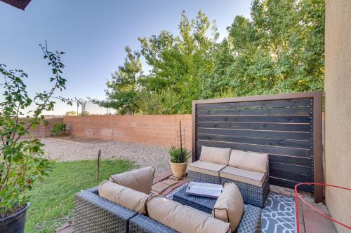 Los Lunas House | Chic New Mexico Retreat w/Patio, Grill & Fire Pit