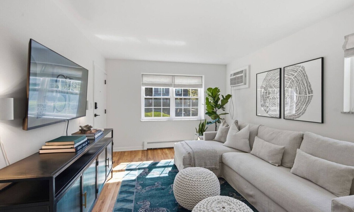 Hyde Park Apartment | Chic One Bed w/Parking | Hyde Park