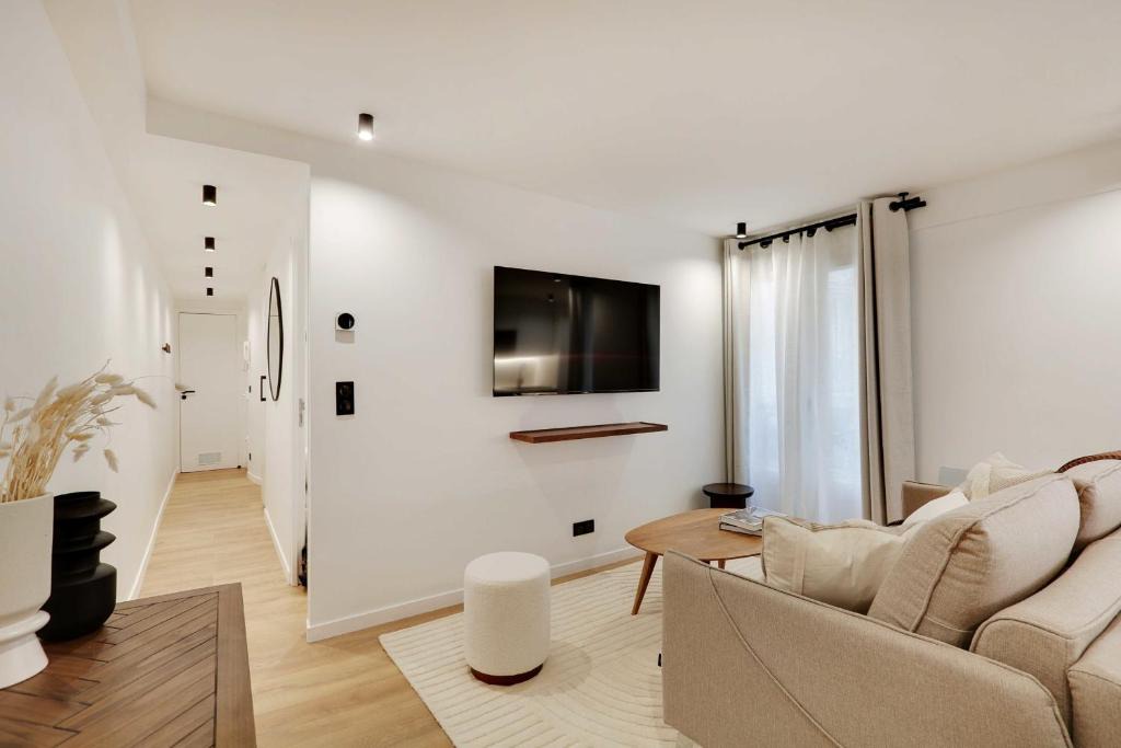 Quartier de la Porte-Saint-Denis Apartment | Chic Parisian Retreat 2-Bedroom Apartment in the Vibrant 10th Arrond