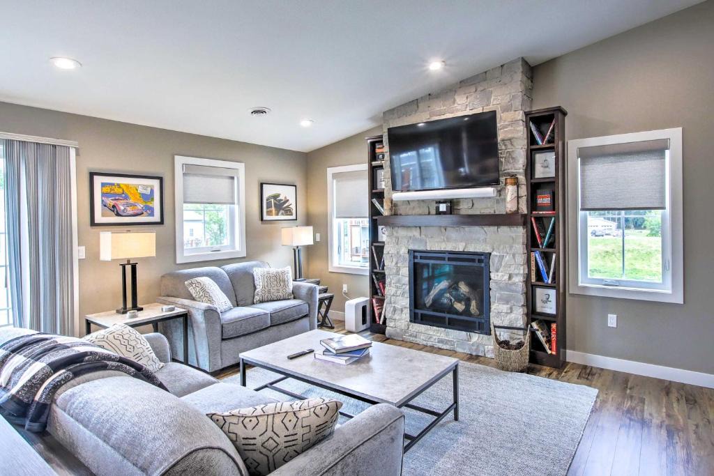 Plymouth House | Chic Plymouth Townhome < 1 Mi to Road America