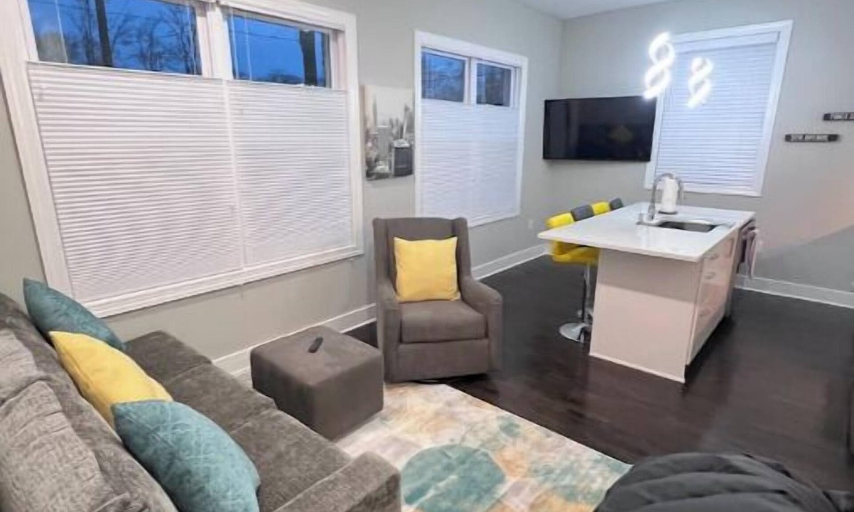 Livingston Apartment | Chic, quiet and comfy apartment.