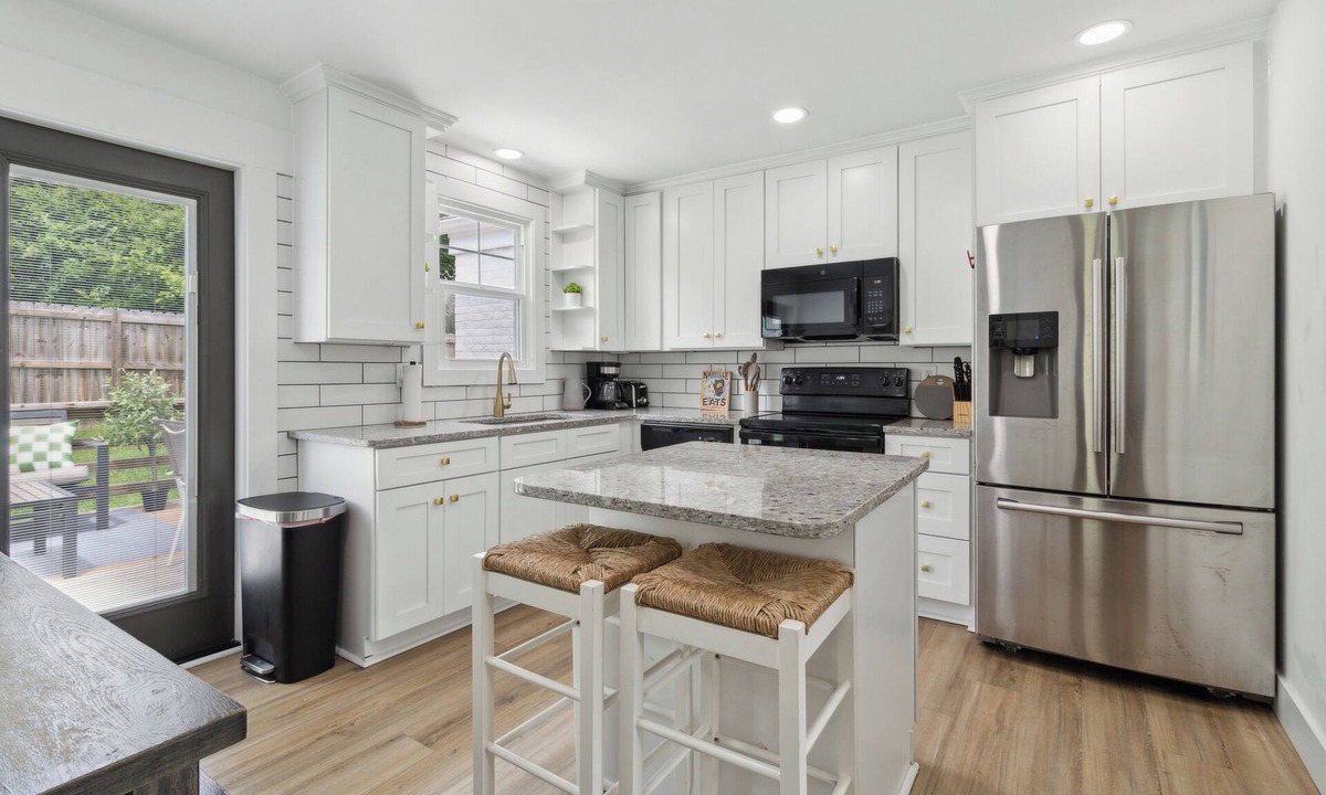 Merry Oaks House | Chic Retreat Near Downtown Nashville