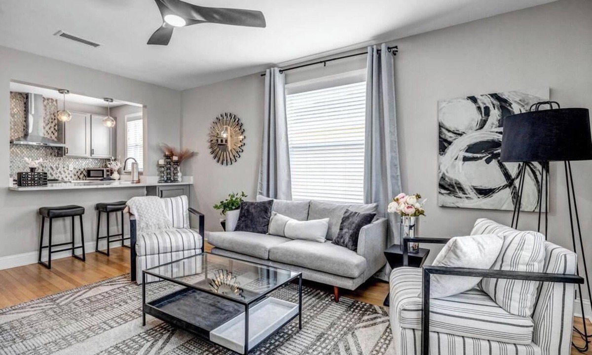 Southbank Apartment | Chic Riverfront Apartment in Downtown San Marco