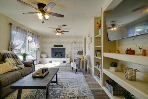 Tyrone House | Chic Silver City Getaway w/Patio + Gas Grill
