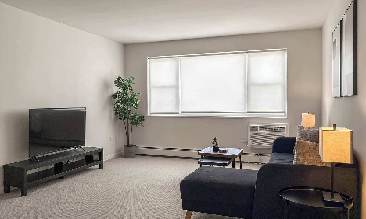Skokie Apartment | Chic Skokie Retreat - 1BR Unit in Skokie