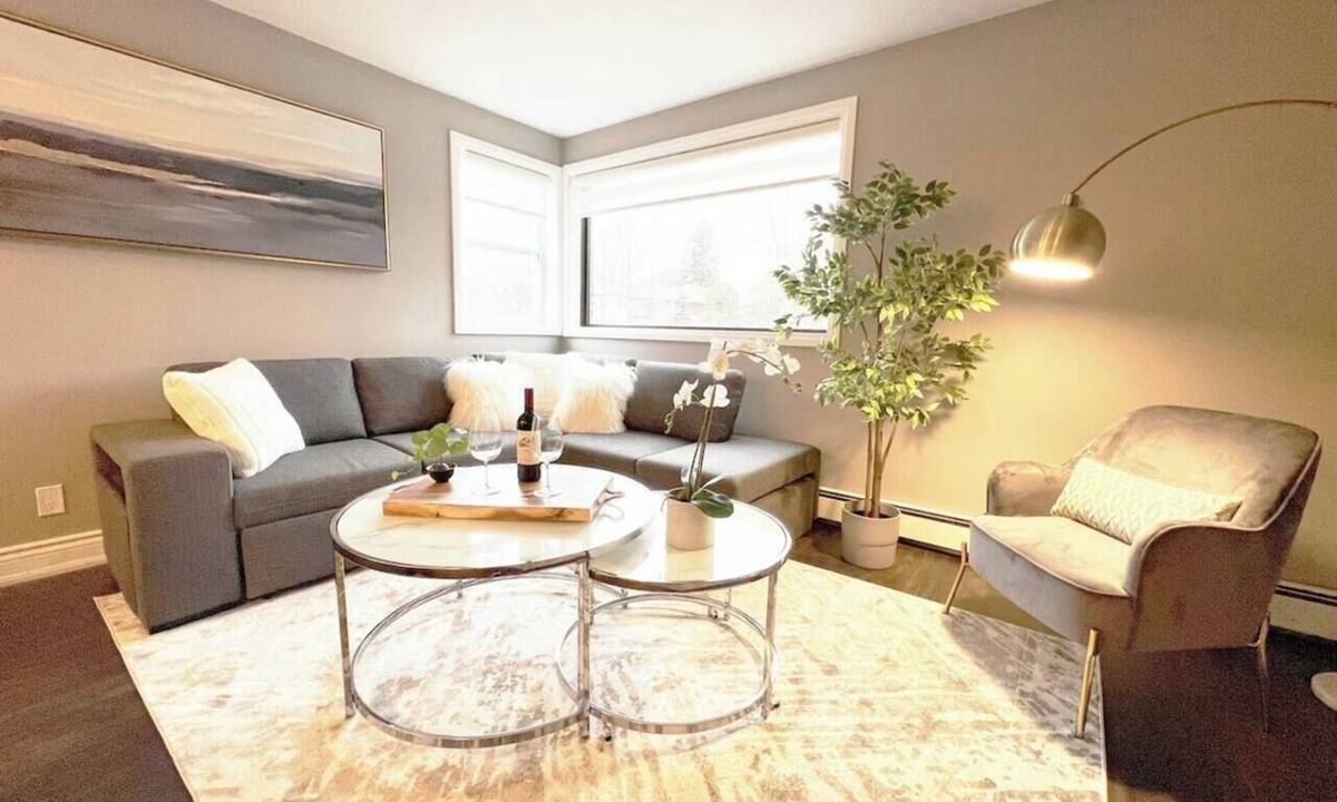 South London Apartment | Chic Stay | Walk to Covent Garden & Hyland Cinema