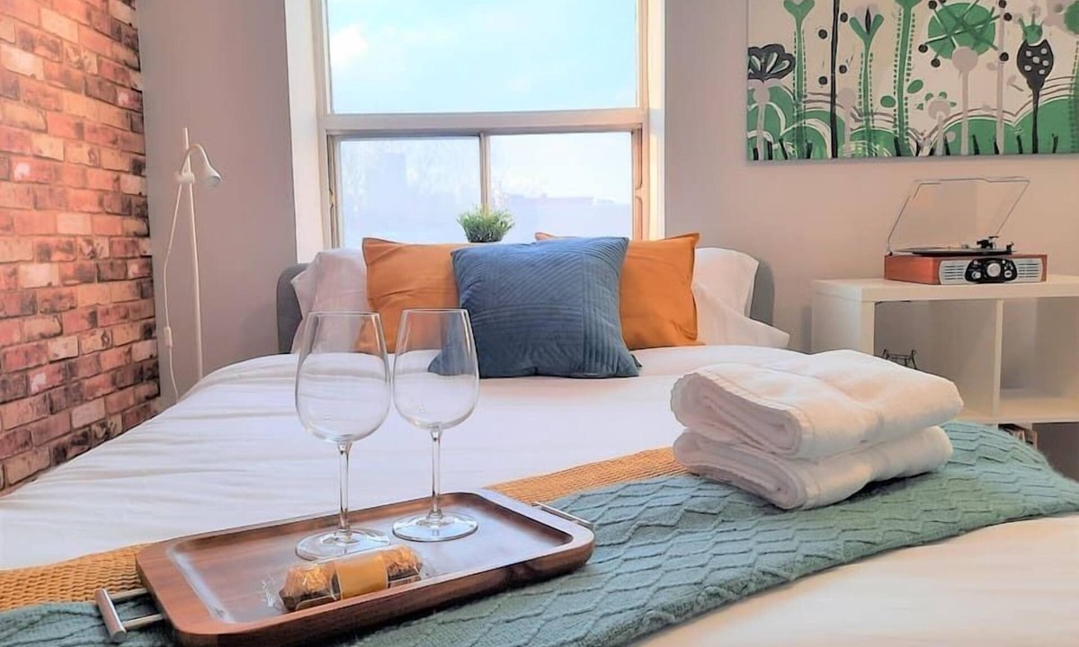 Inglewood Apartment | Chic Studio Minutes to DT