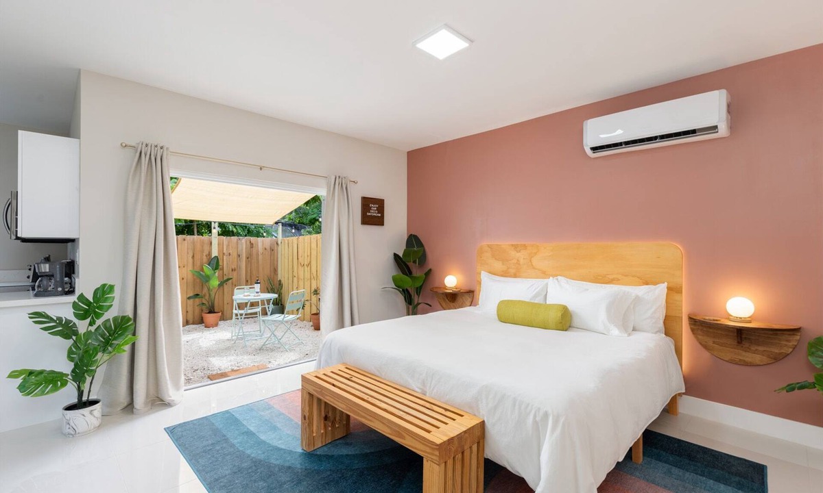 Buena Vista Apartment | Chic Studio - Near Everything Trendy