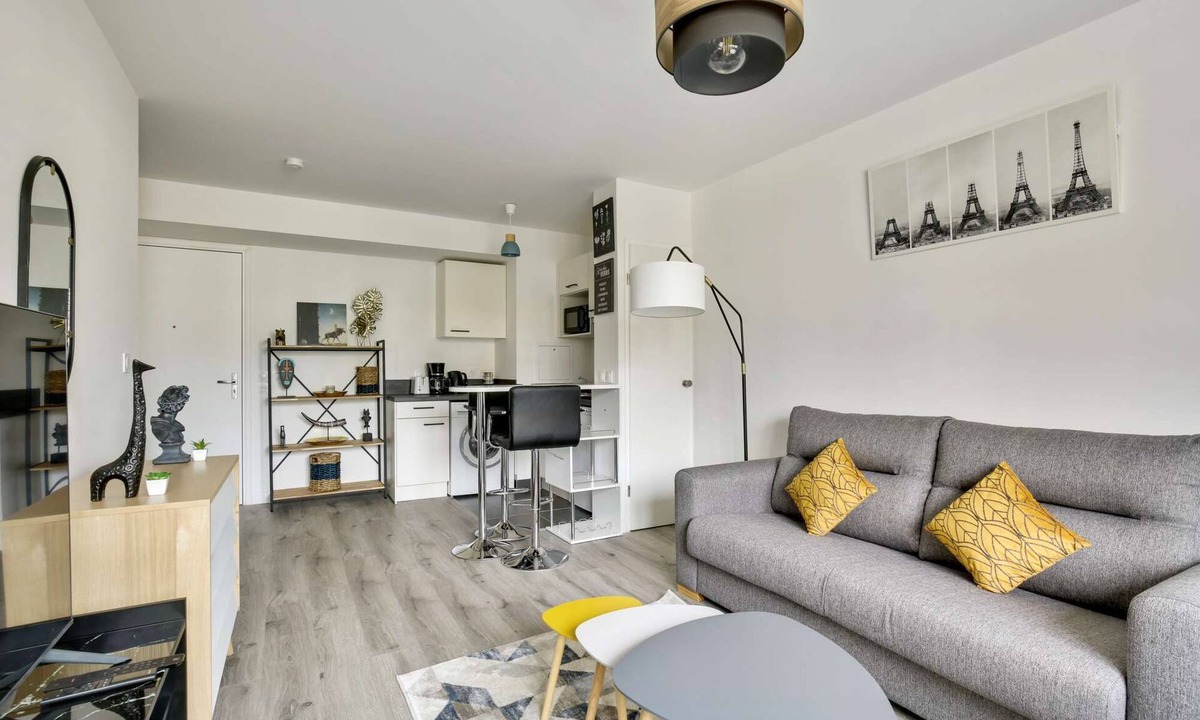 Bezons Apartment | Chic studio near Paris - La Defense