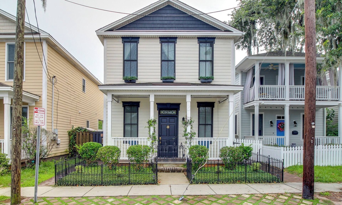 Thomas Square House | Chic Thomas Square Home in Walkable Location!