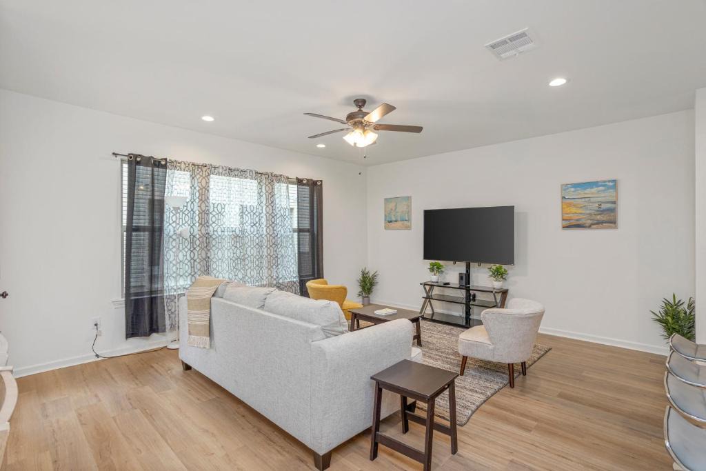 Highlands - Perkins House | Chic Townhouse by LSU